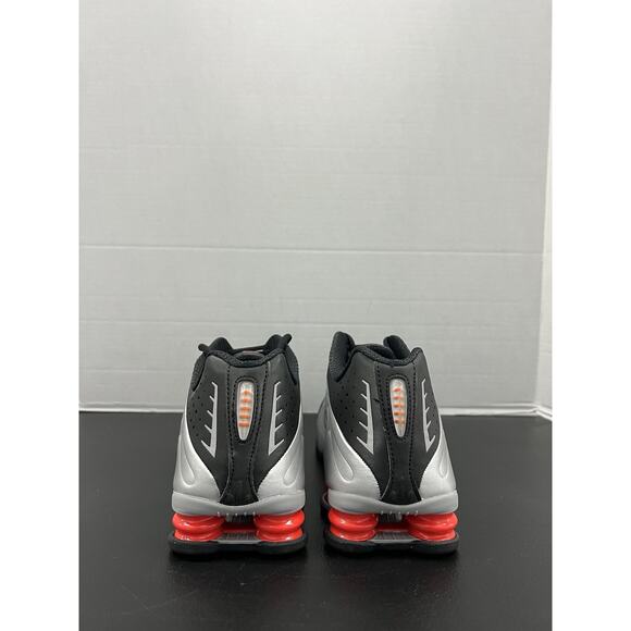 Nike Shox R4 Retro OG 2024 BV1111 008 Size 7 Men Size 8.5 Women Red Black Silver main image 4